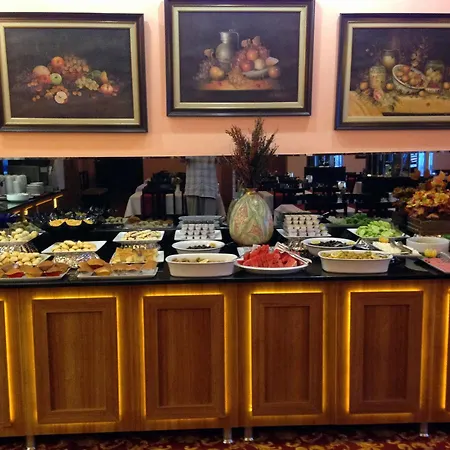 Capital Hotel 3*