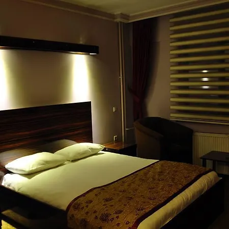 Capital 3*